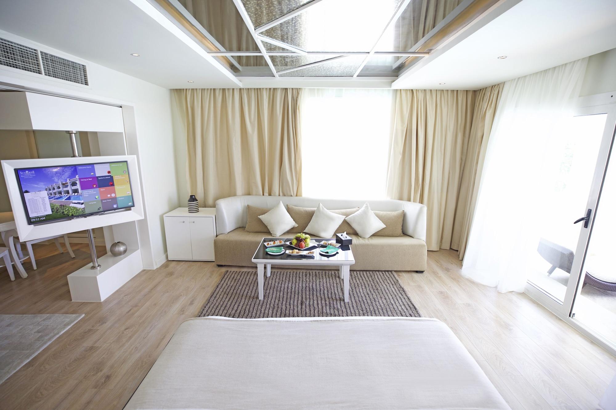 Sunrise Montemare Resort -Grand Select (Adults Only) Sharm el-Sheikh Luaran gambar A suite at the hotel