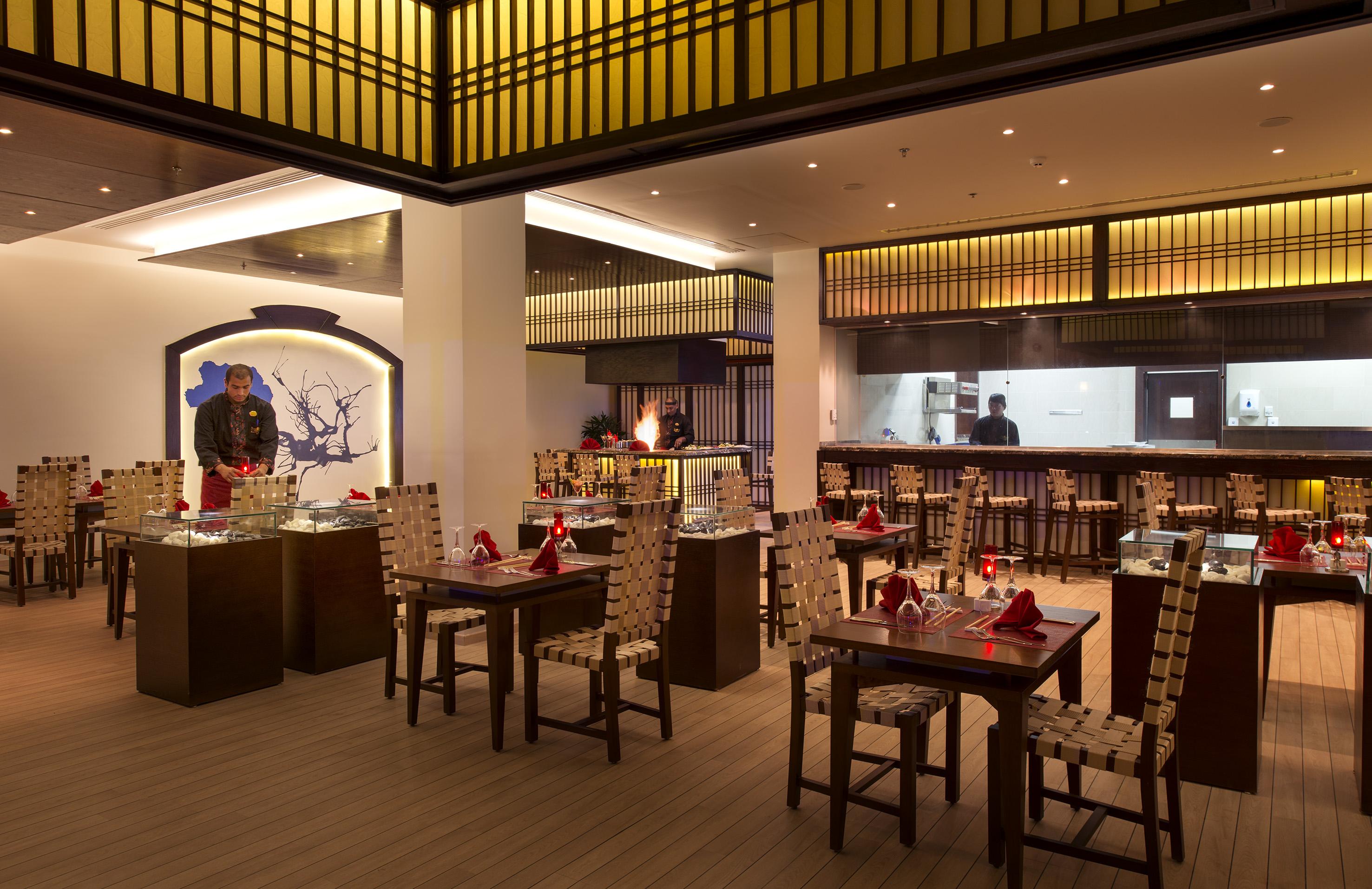 Sunrise Montemare Resort -Grand Select (Adults Only) Sharm el-Sheikh Luaran gambar The interior of a restaurant in the United Arab Emirates
