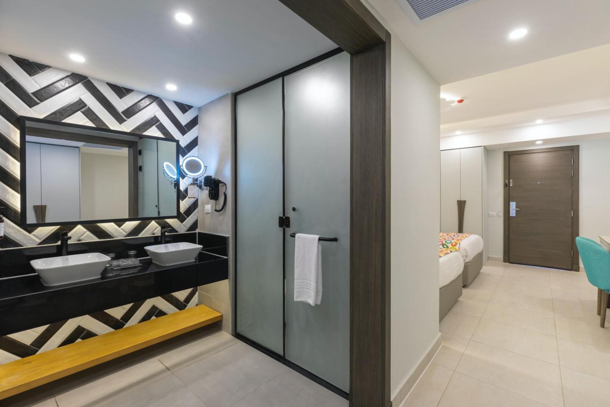 Sunrise Montemare Resort -Grand Select (Adults Only) Sharm el-Sheikh Bilik gambar A bathroom at the hotel